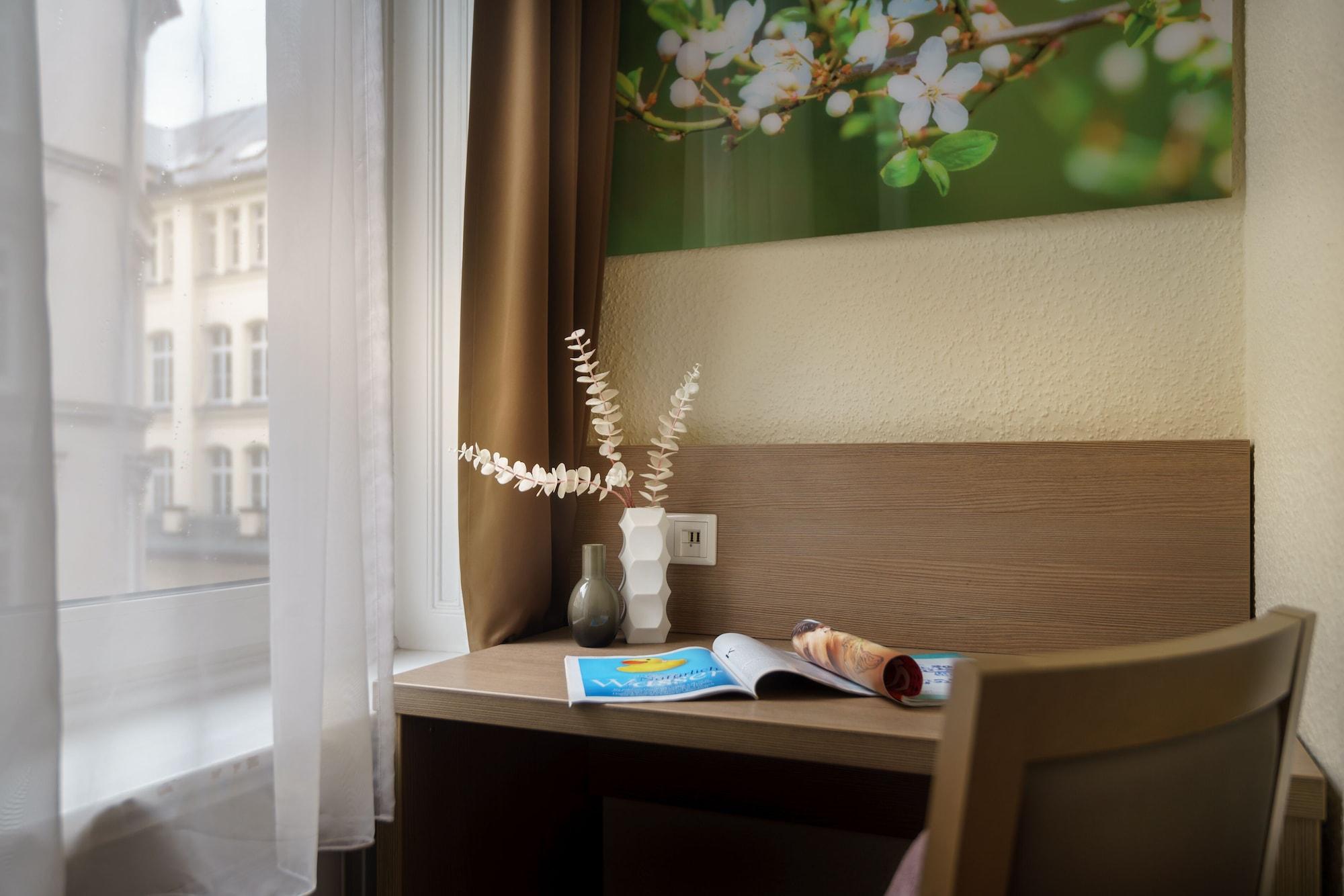 Hotel Alster Hamburg Exterior photo