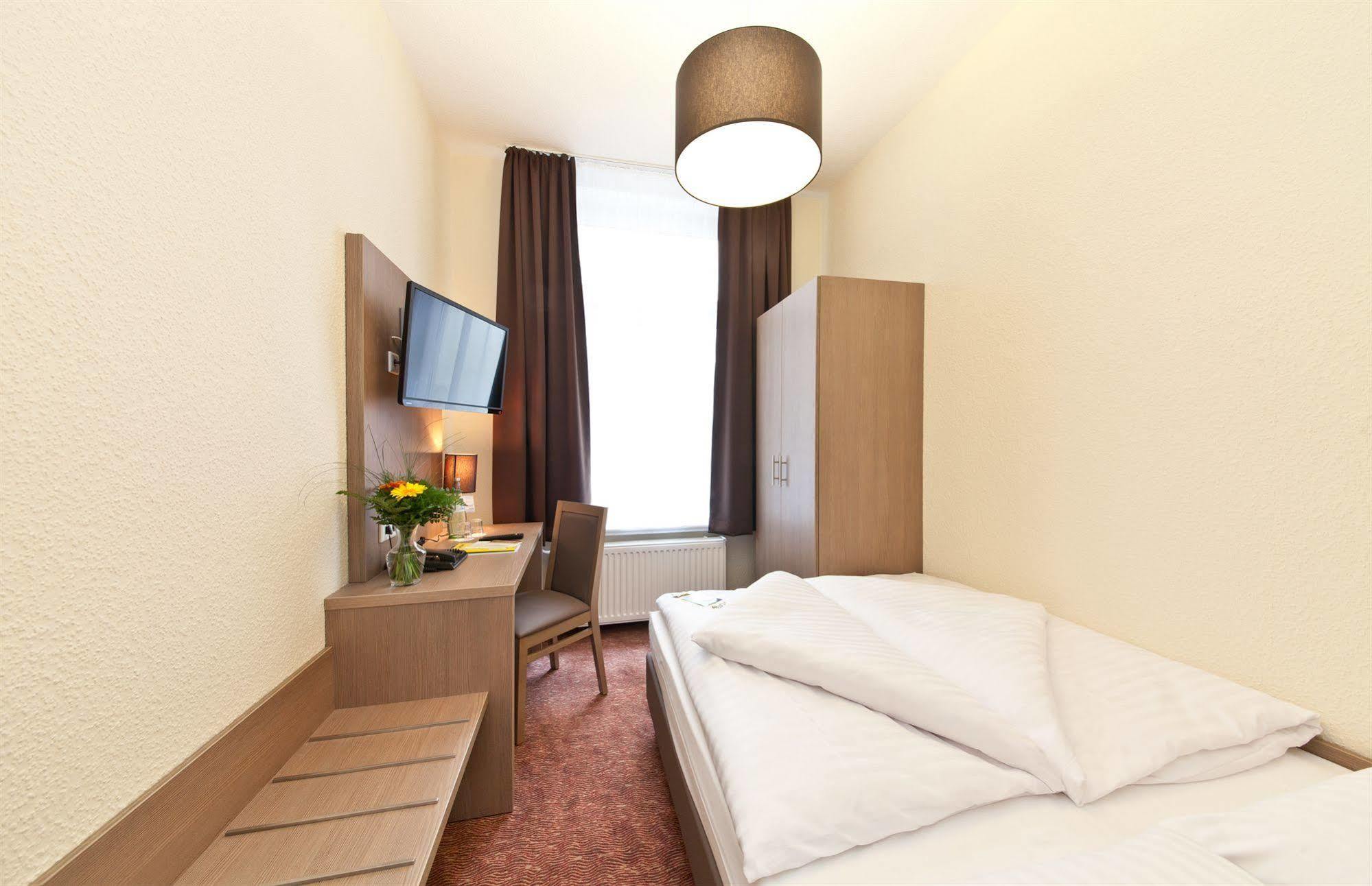 Hotel Alster Hamburg Exterior photo