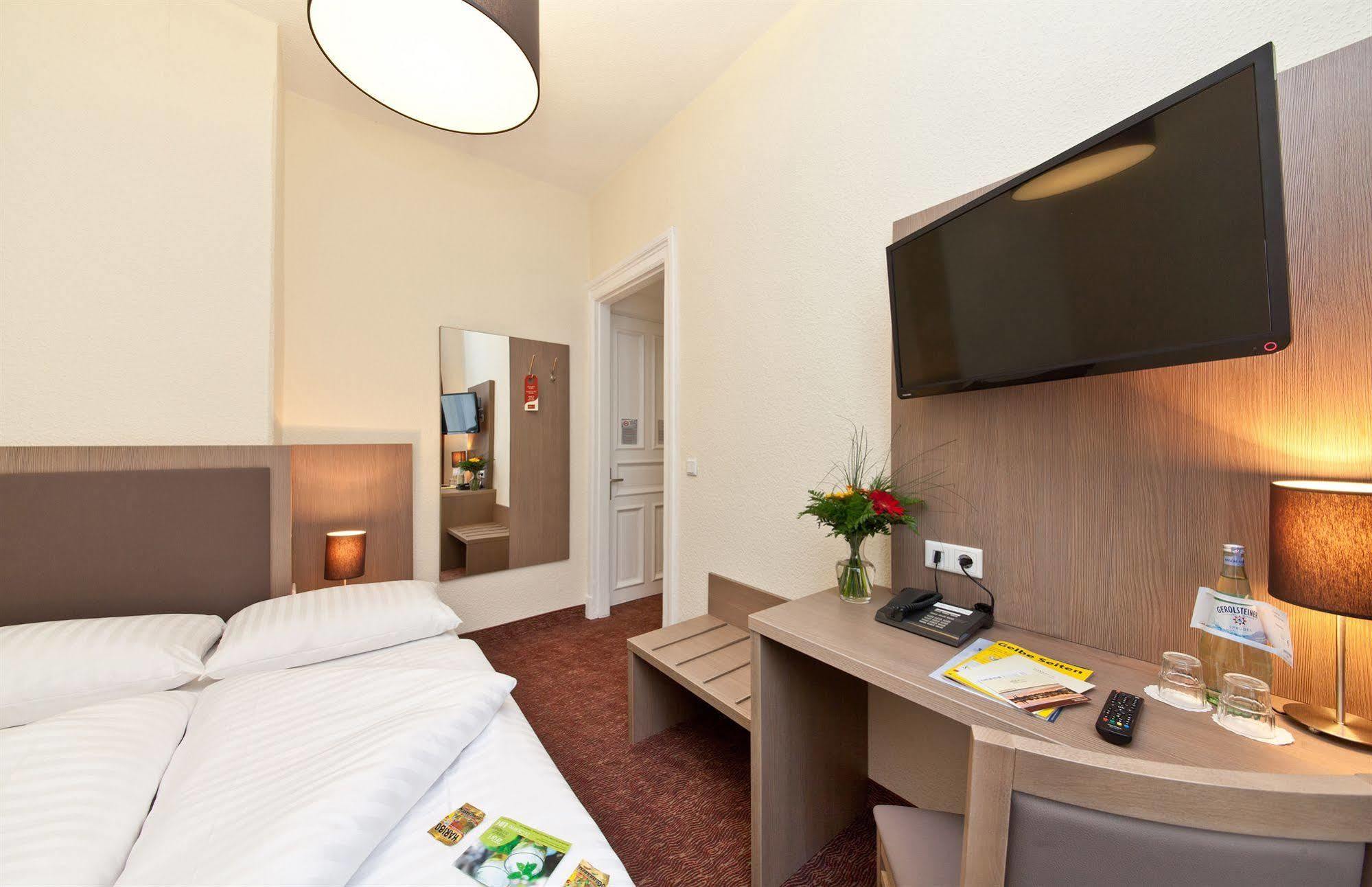 Hotel Alster Hamburg Exterior photo
