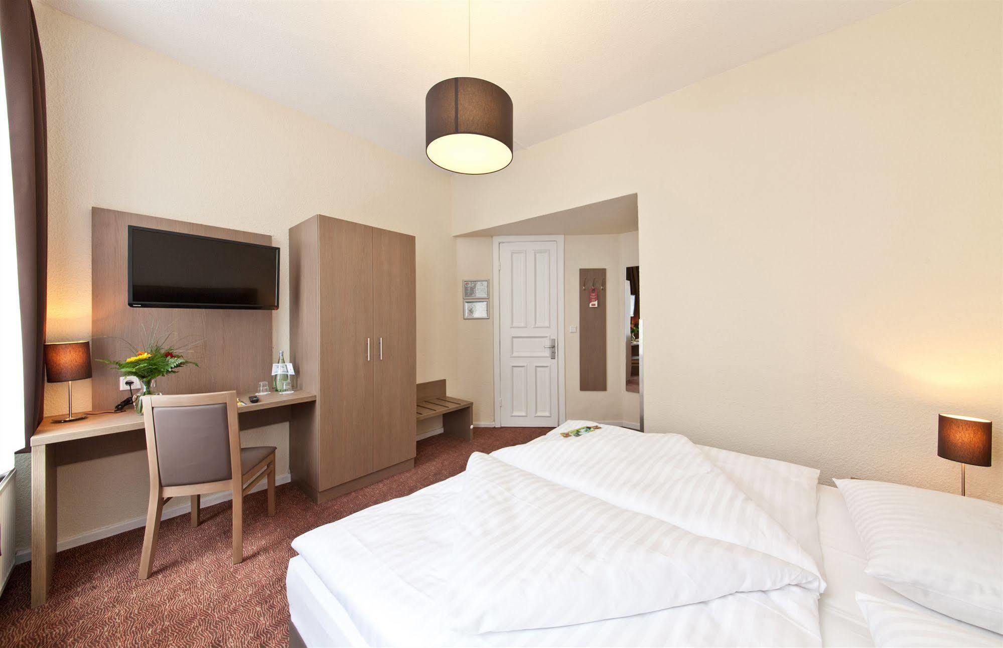 Hotel Alster Hamburg Exterior photo