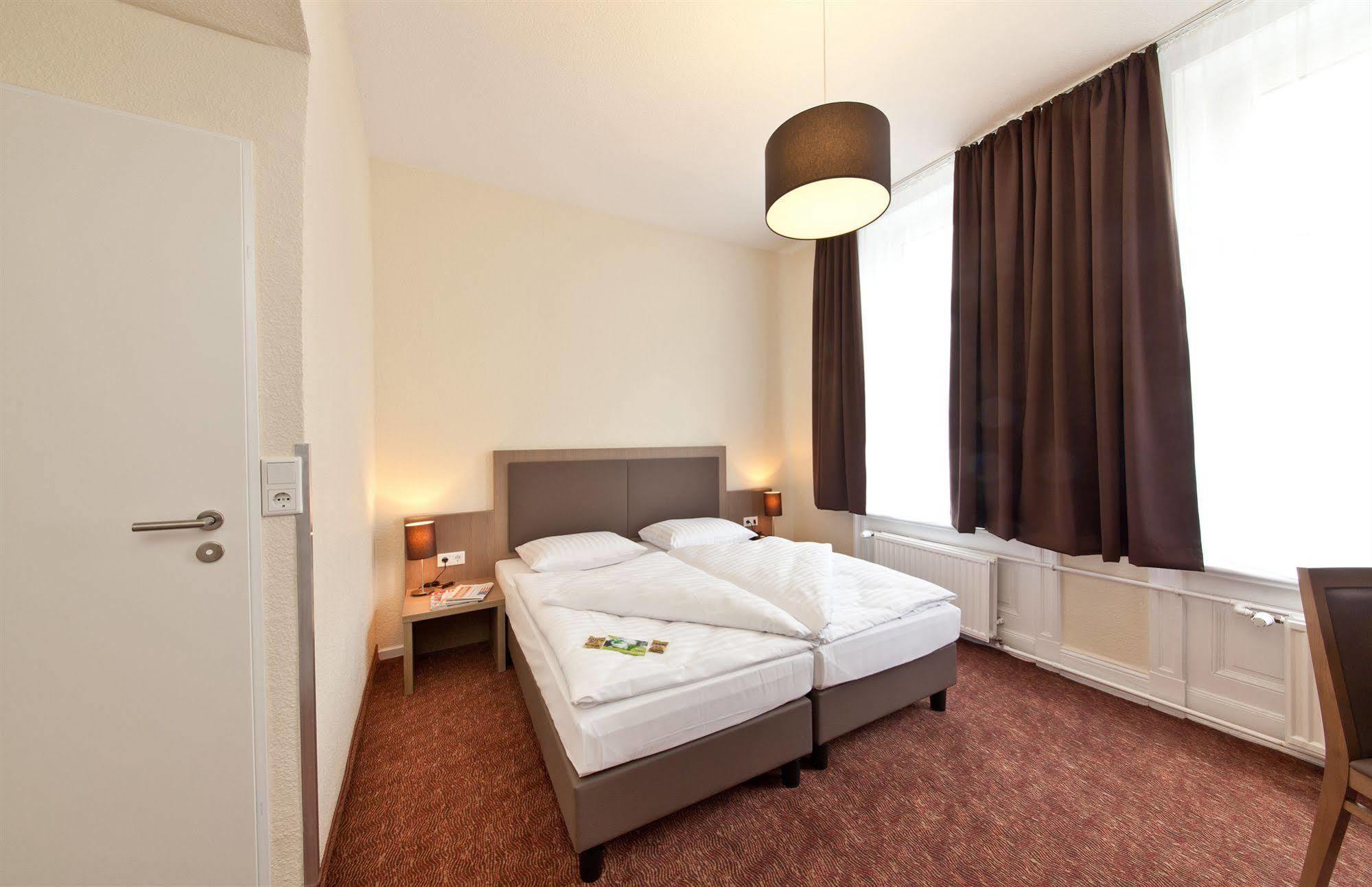 Hotel Alster Hamburg Exterior photo